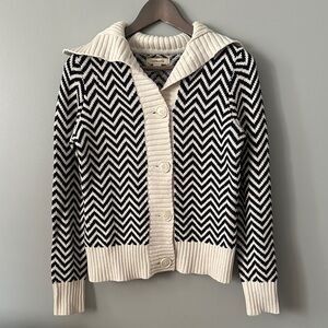 G.H. Bass & Co. Black and Cream Chevron Cardigan